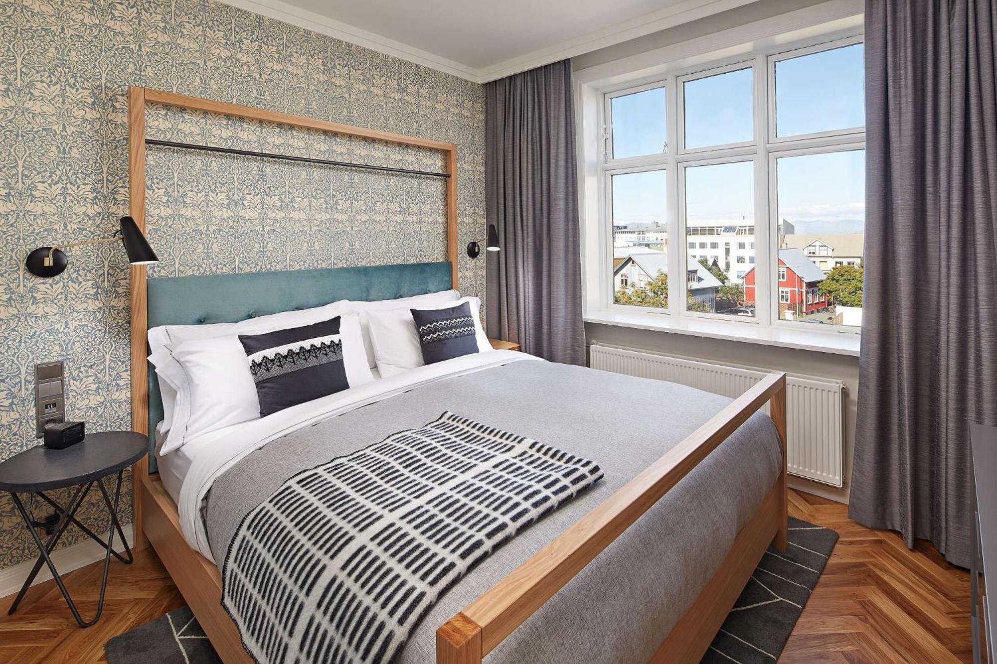 Hotel Canopy By Hilton Centre 4*